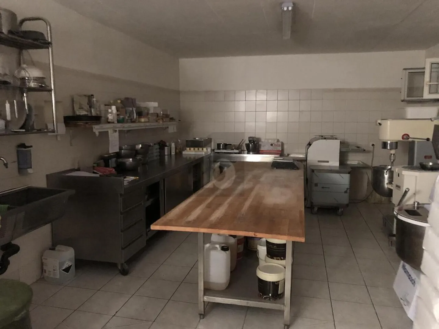 MAGASIN EN POSITION CENTRALE - Photo 4 sur 6