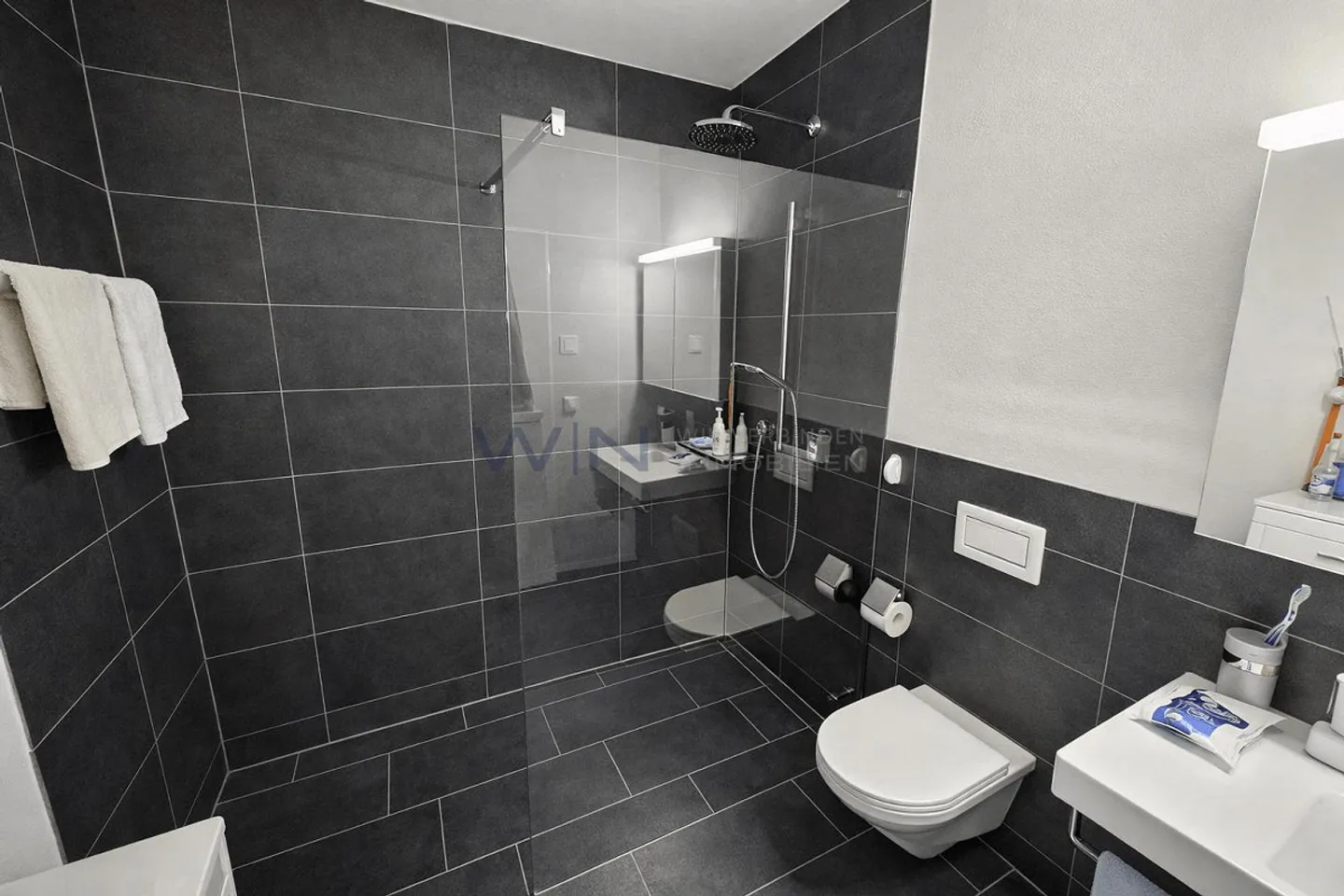 Appartamento moderno con terrazza - Foto 6 di 9