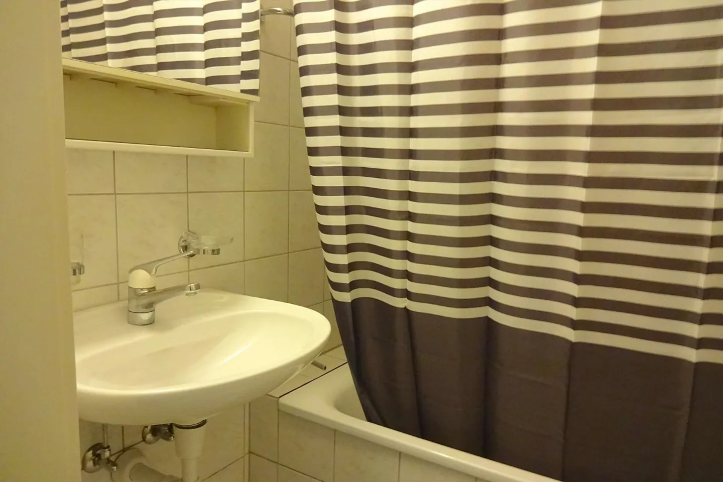Möbliertes Zimmer an ruhiger Lage - Foto 8 von 10