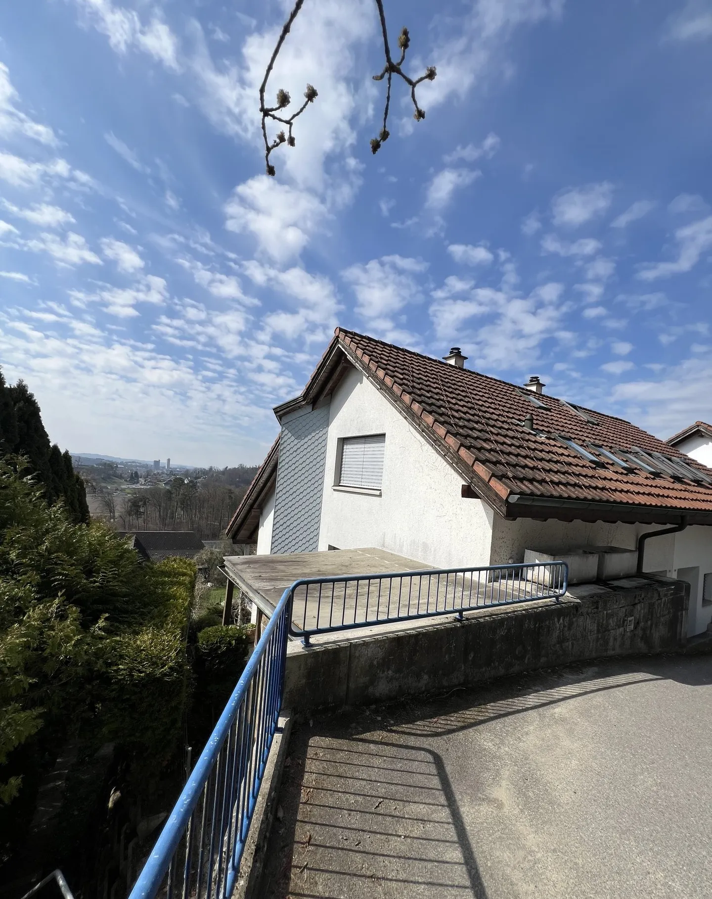 Charmante maison semi-détachée de 5,5 pièces avec jardin et vue à Stettlen - Photo 8 sur 8