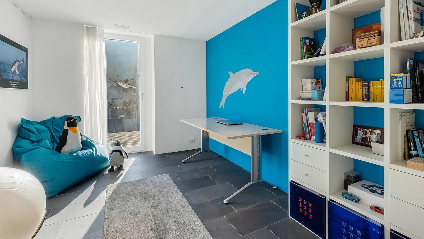 Stylish family house with modern living concept - Photo 8 of 11