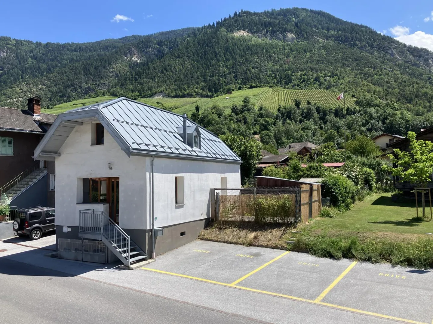 Maison Charmante avec Terrasse - Photo 1 sur 19