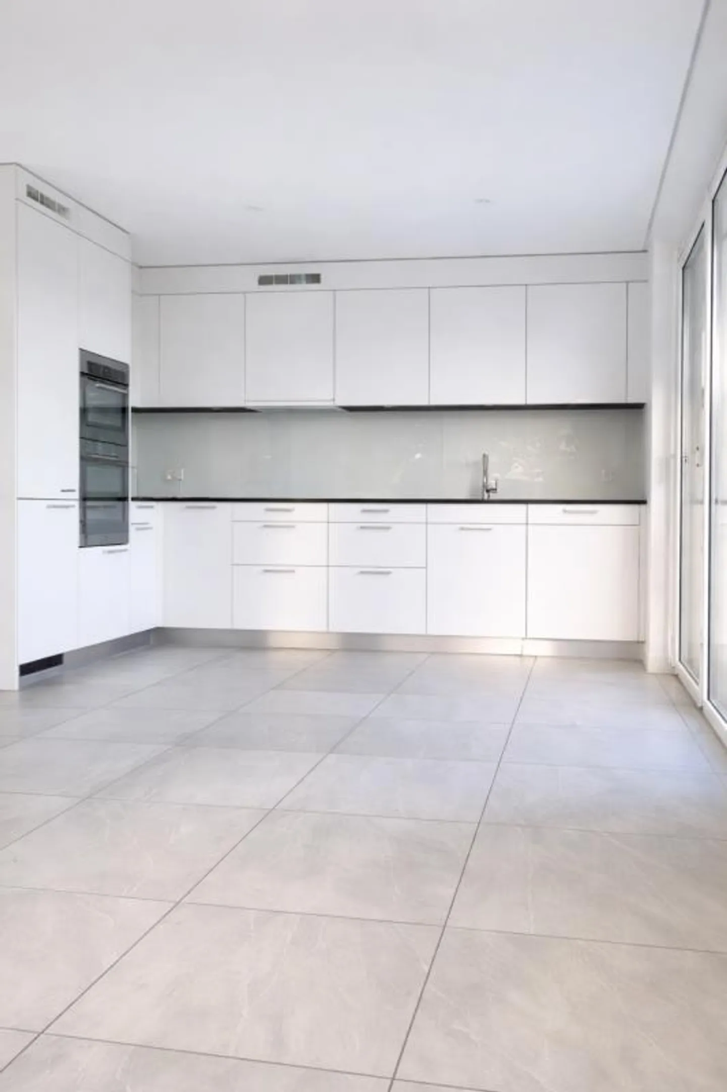 Moderne Attika-Wohnung in Oberwil - Foto 1 von 7