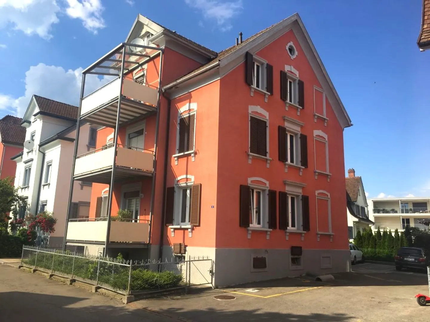 Charmante 2.5-Zimmer-Wohnung im Dachgeschoss in Romanshorn – ab Dezember 2026 verfügbar - Foto 1 von 8