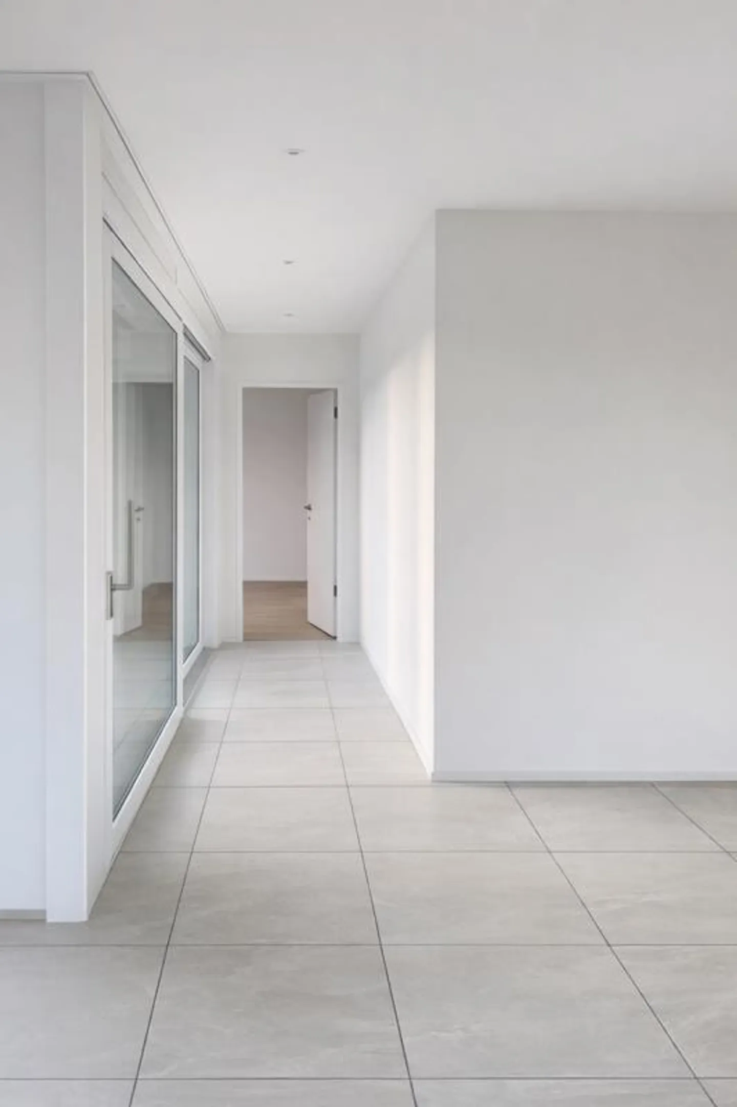 Moderne Attika-Wohnung in Oberwil - Foto 2 von 7