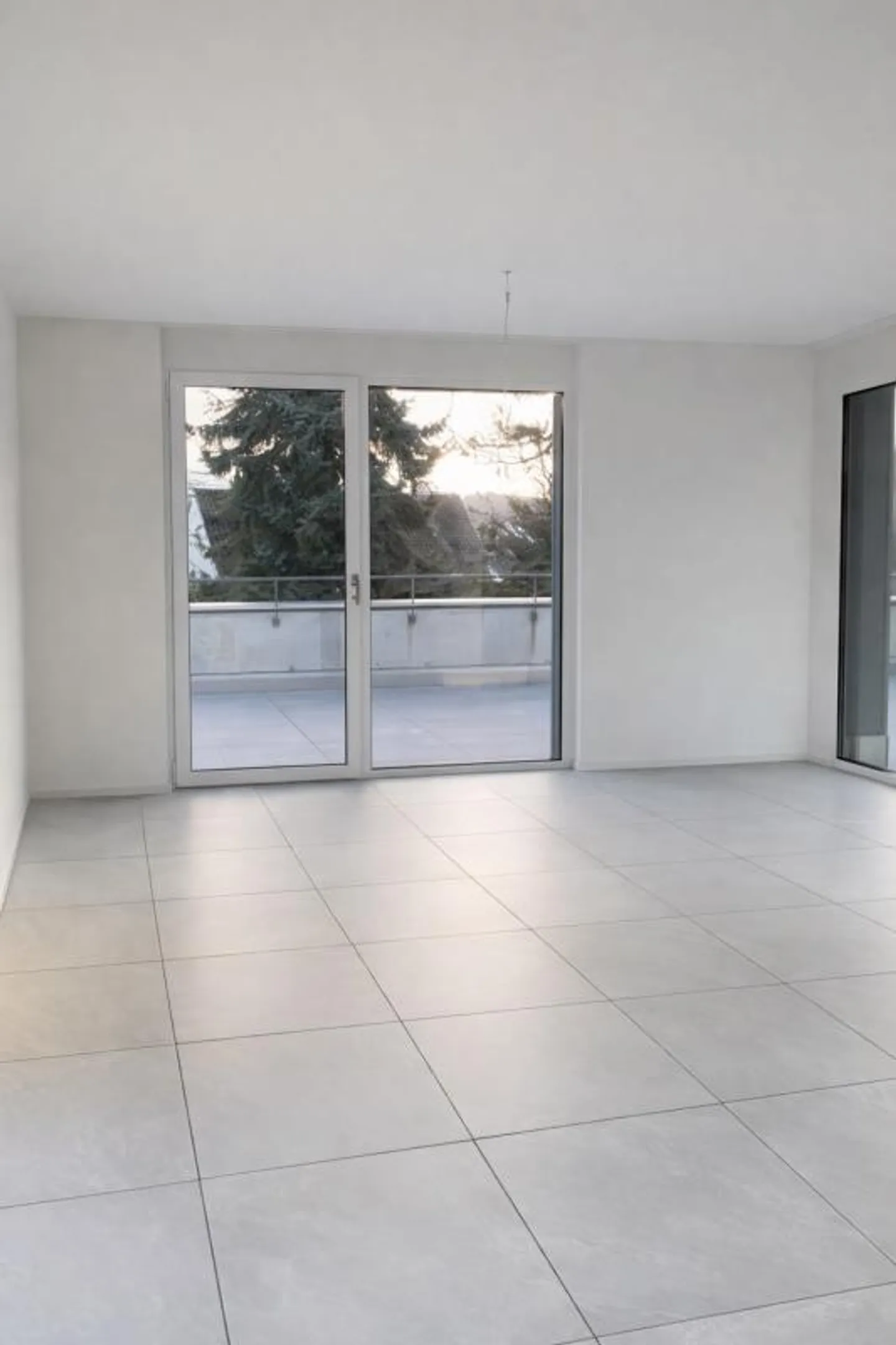 Moderne Attika-Wohnung in Oberwil - Foto 3 von 7