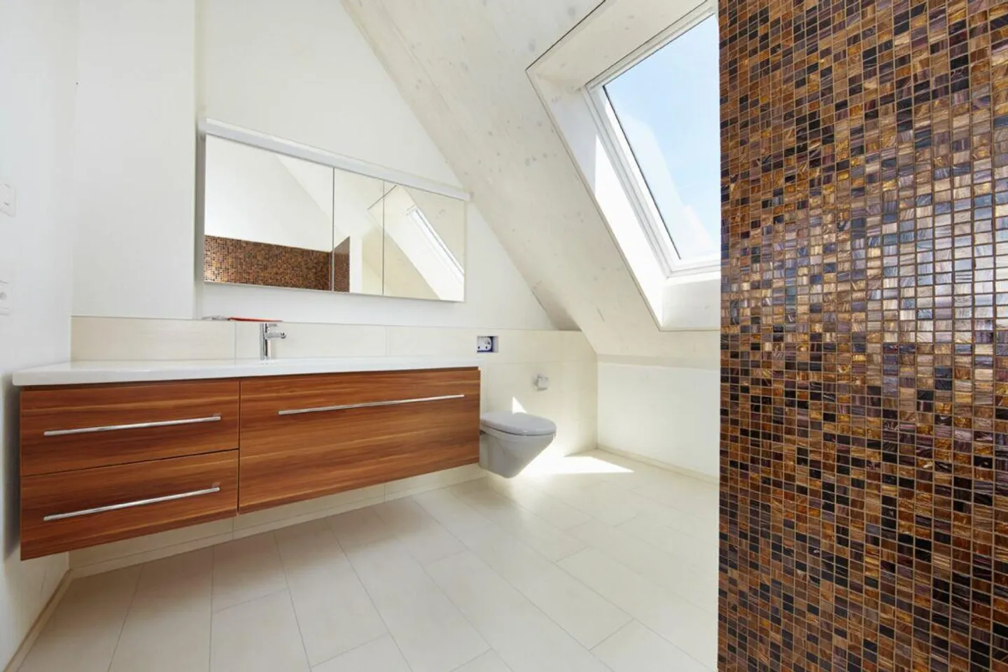 Moderno appartamento duplex di 3,5 stanze con galleria - Foto 8 di 15