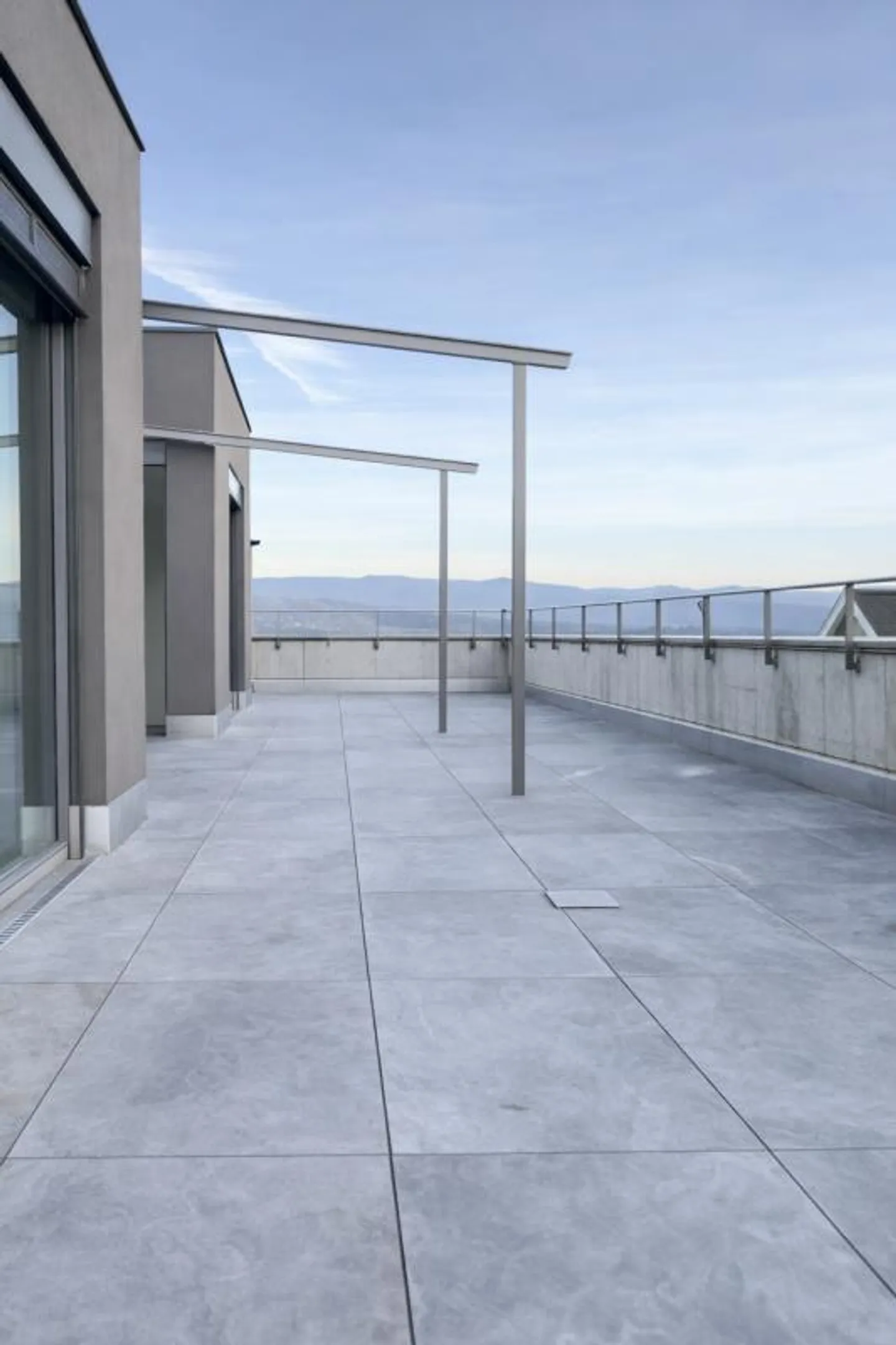 Moderne Attika-Wohnung in Oberwil - Foto 5 von 7