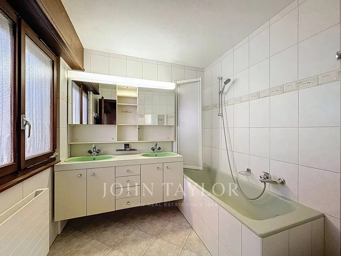 Chalet avec vue et grand potentiel ? Crans-Montana - Photo 6 sur 13