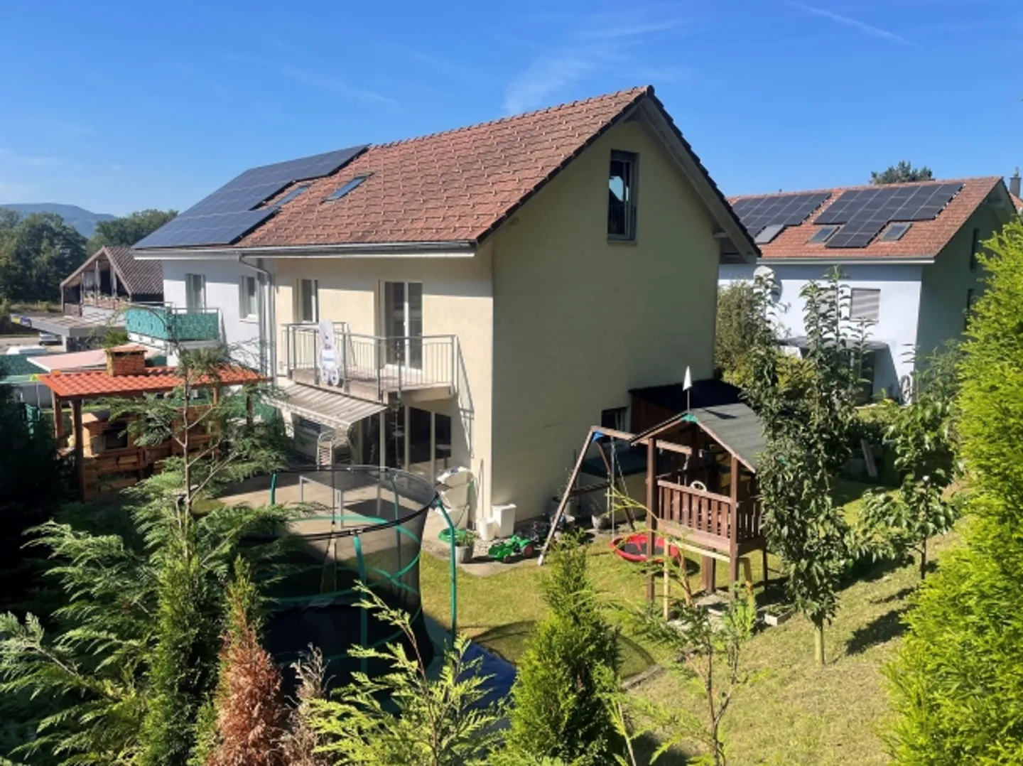 5.5-Room Double Family House with Garden - Photo 1 of 12