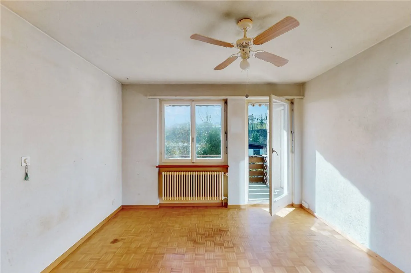 Renovationsobjekt mit Potenzial  5.5-Zimmer-Einfamilienhaus mit schöner Aussicht, bei den Reben - Foto 9 von 13