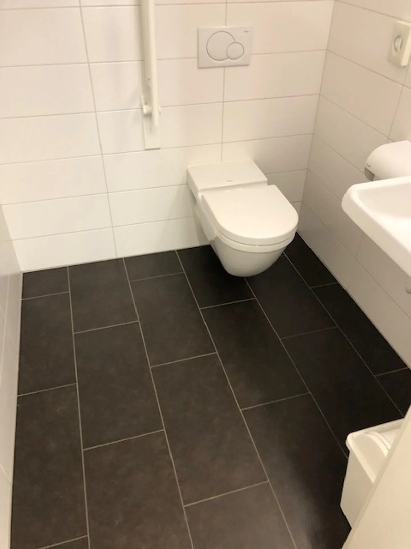 Mischgenutztes Gebäude mieten - Foto 2 von 10