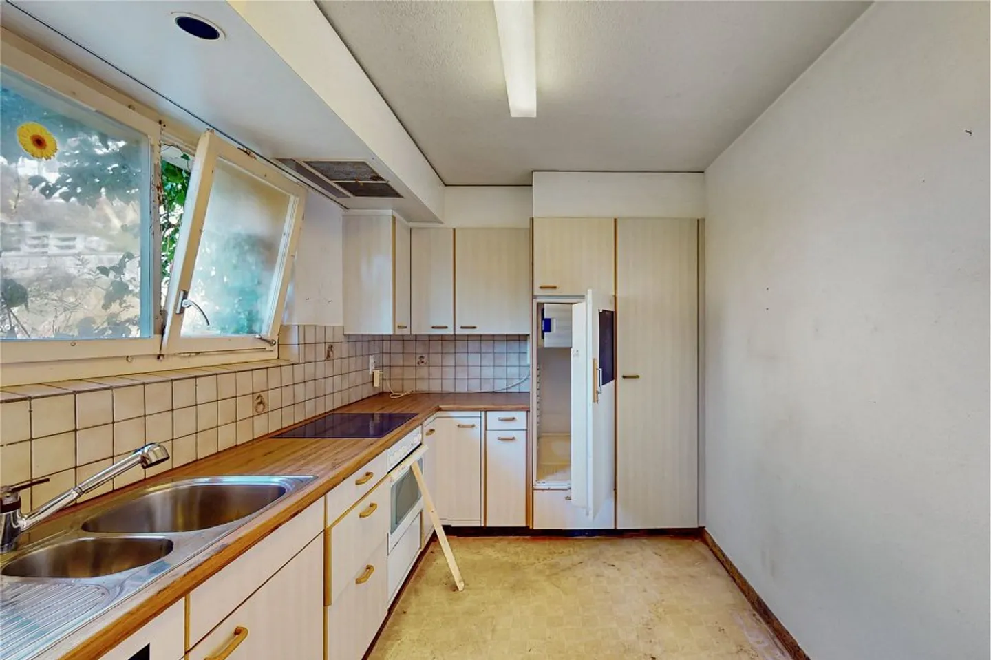 Renovationsobjekt mit Potenzial  5.5-Zimmer-Einfamilienhaus mit schöner Aussicht, bei den Reben - Foto 12 von 13