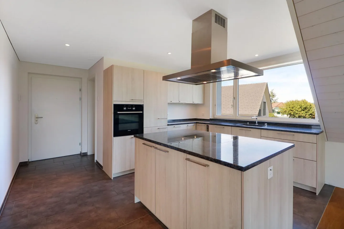 Beautiful 3.5-room penthouse with mountain view and lift - Photo 9 of 21