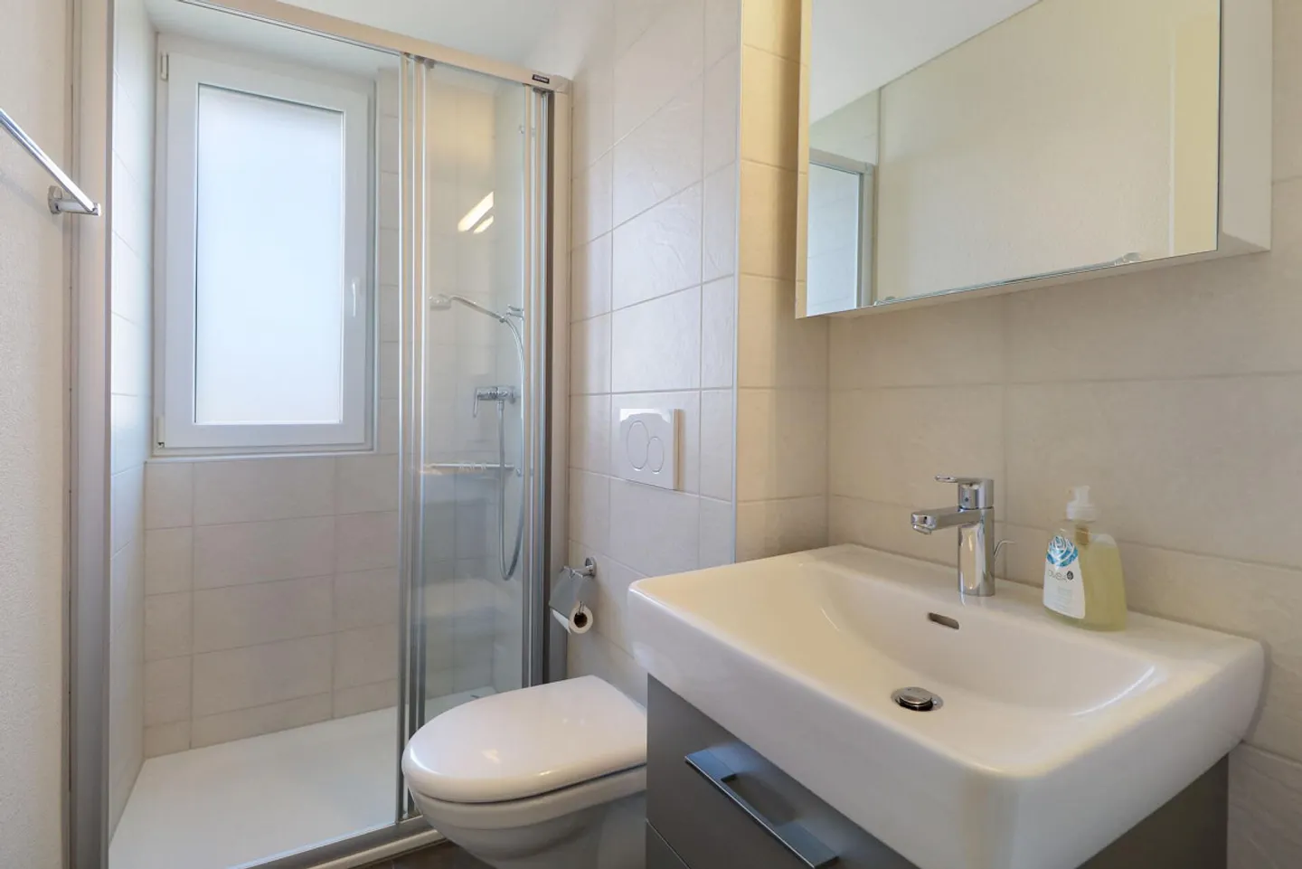 Beautiful 3.5-room penthouse with mountain view and lift - Photo 13 of 21