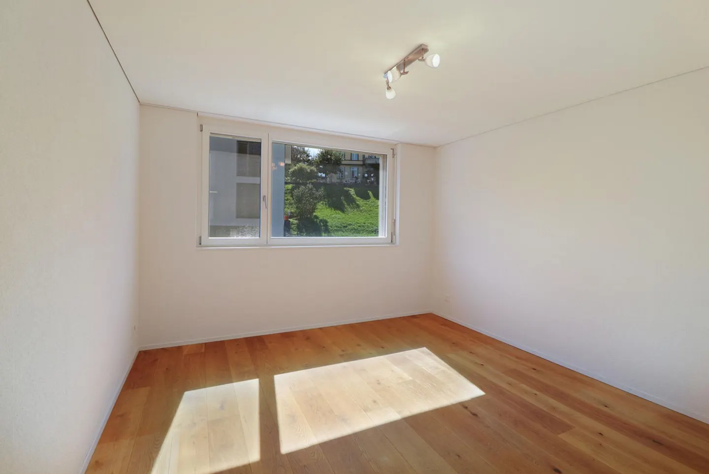 Beautiful 3.5-room penthouse with mountain view and lift - Photo 15 of 21