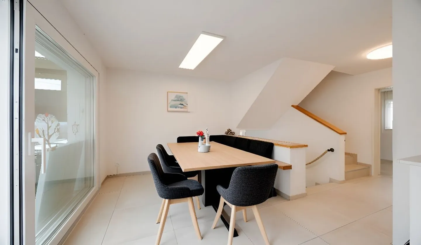 Rarity in Prime Location with Pool, Winter Garden and Grill Lounge Freshly Renovated - Photo 7 of 13