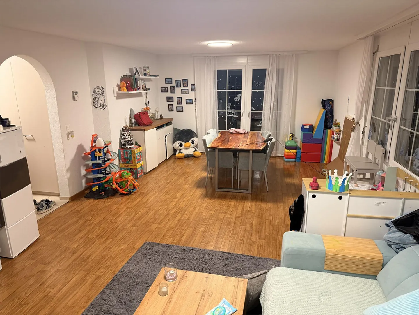 Spacious Garden Apartment - Photo 4 of 9