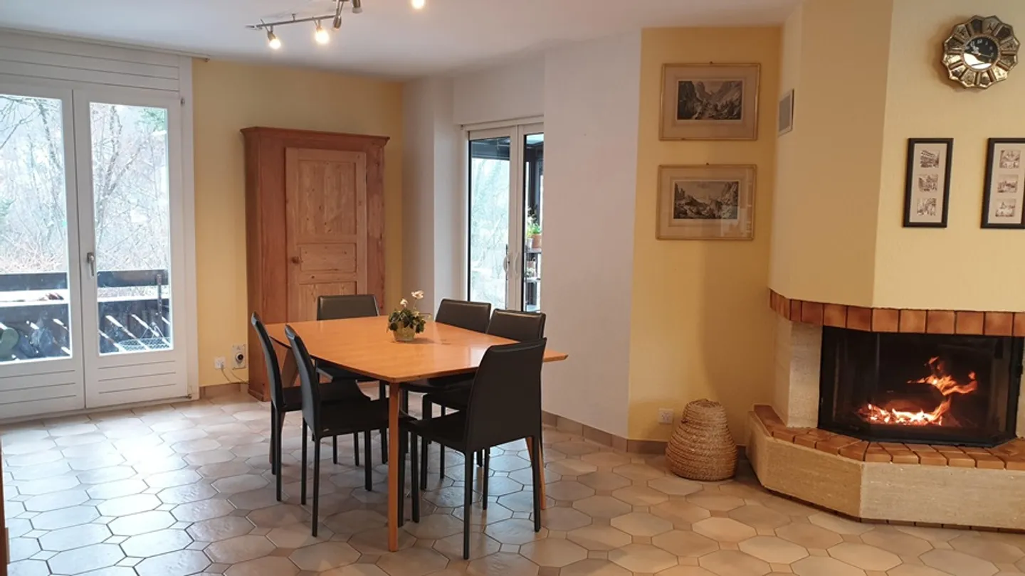 Incantevole Villa Familiare con Vista Lago - Foto 3 di 10