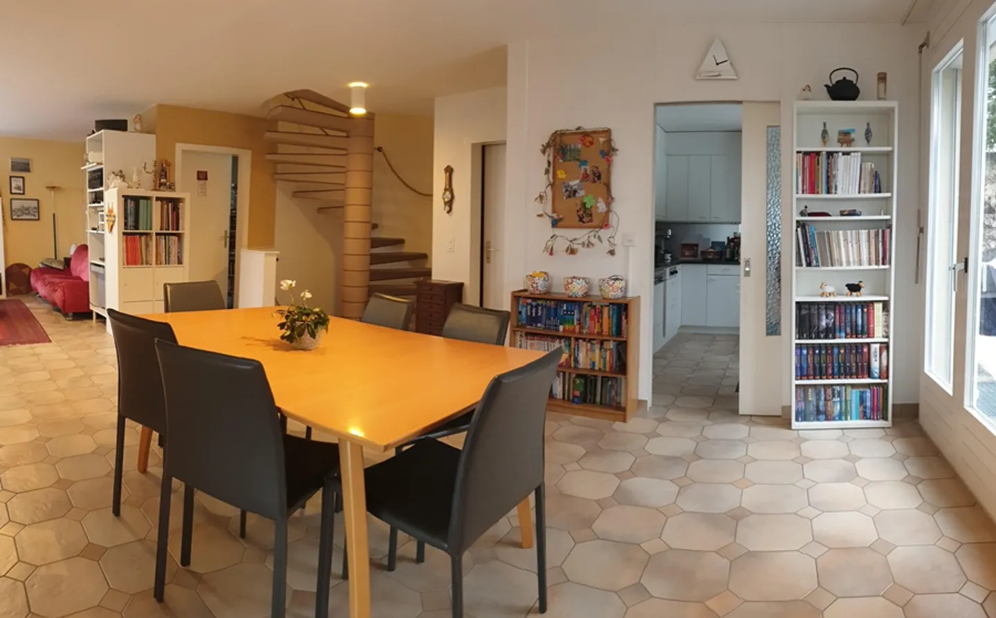 Incantevole Villa Familiare con Vista Lago - Foto 4 di 10