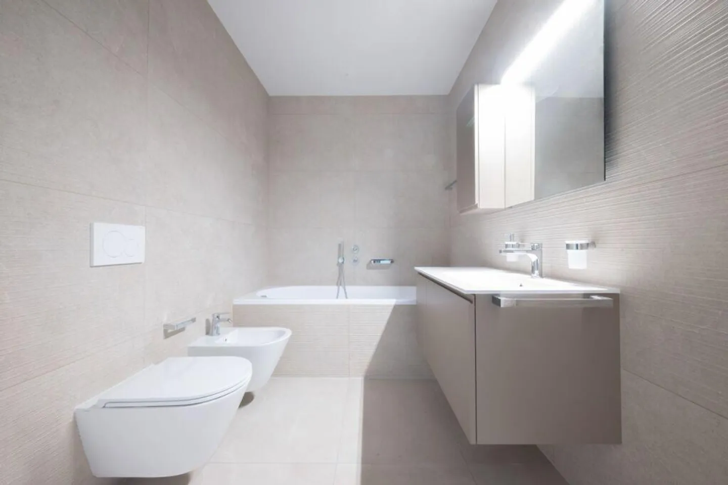 Elegant, renovated 3.5-room apartment with terrace and garden - Photo 6 of 9