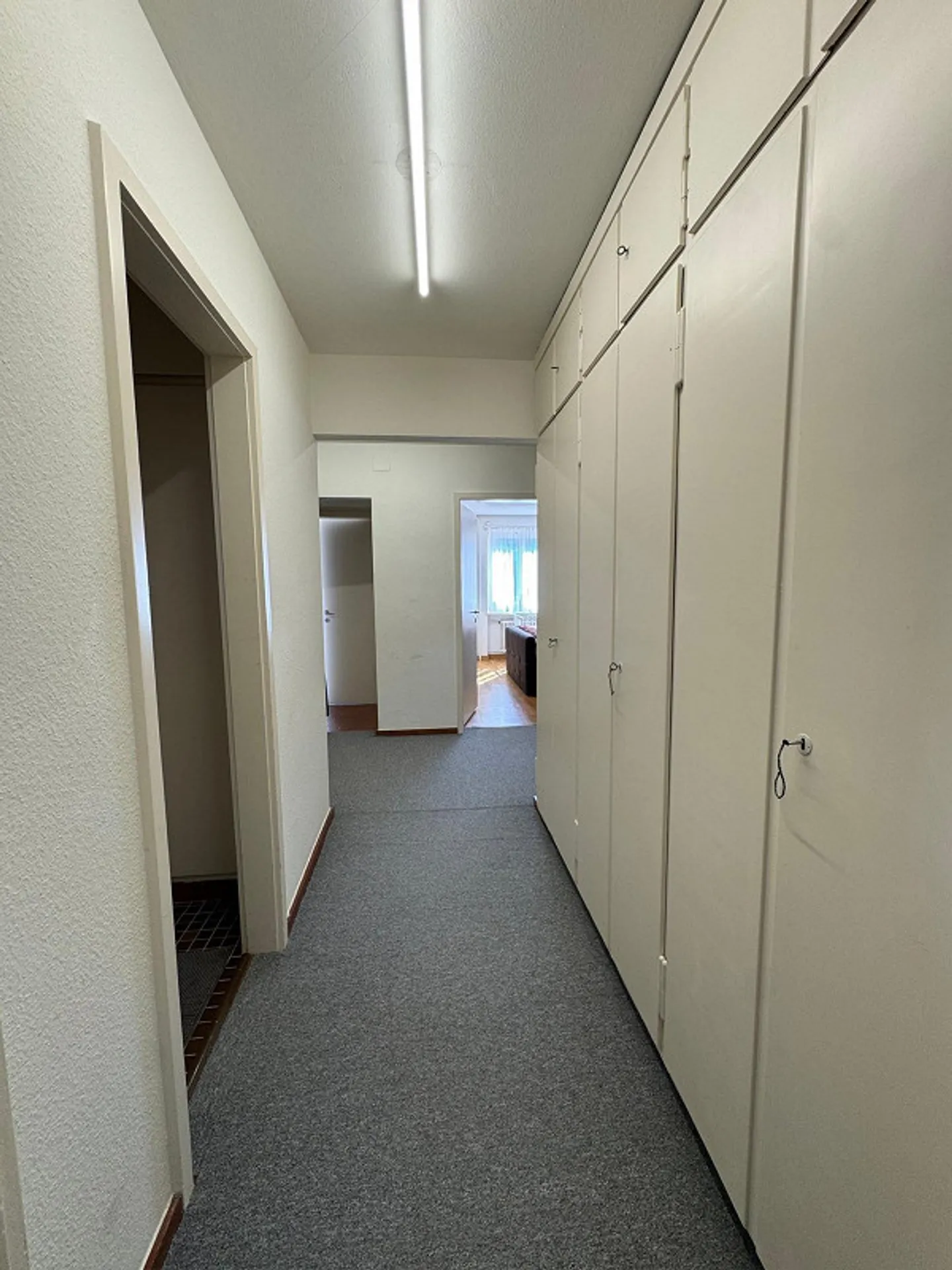 Geräumige Wohnung mit Balkon - Foto 3 von 7