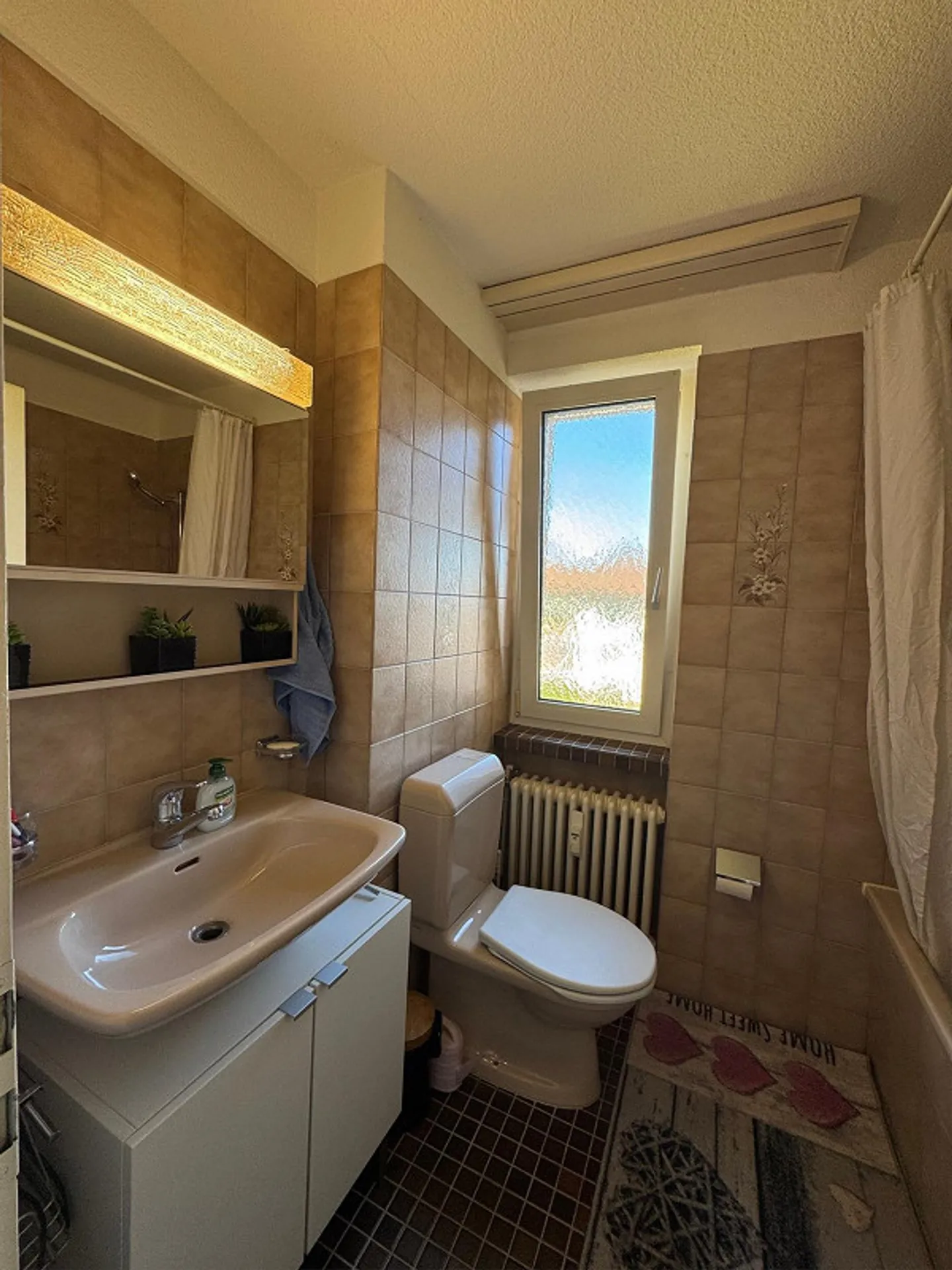 Geräumige Wohnung mit Balkon - Foto 6 von 7