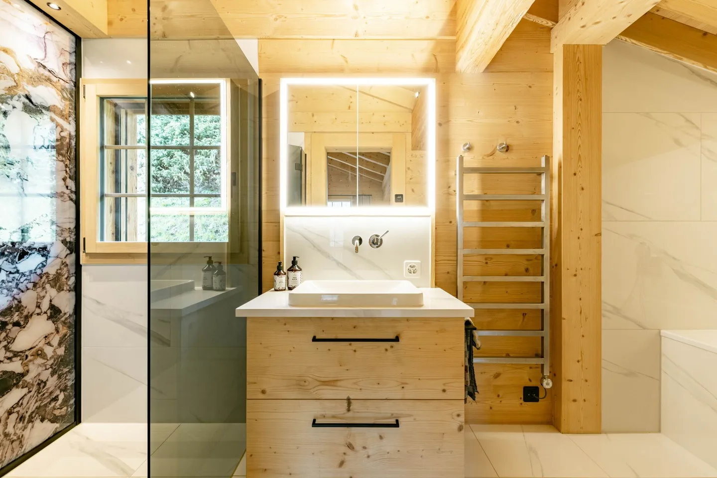 Stilvolles Chalet mit modernem Alpencharme in Schönried - Foto 32 von 35