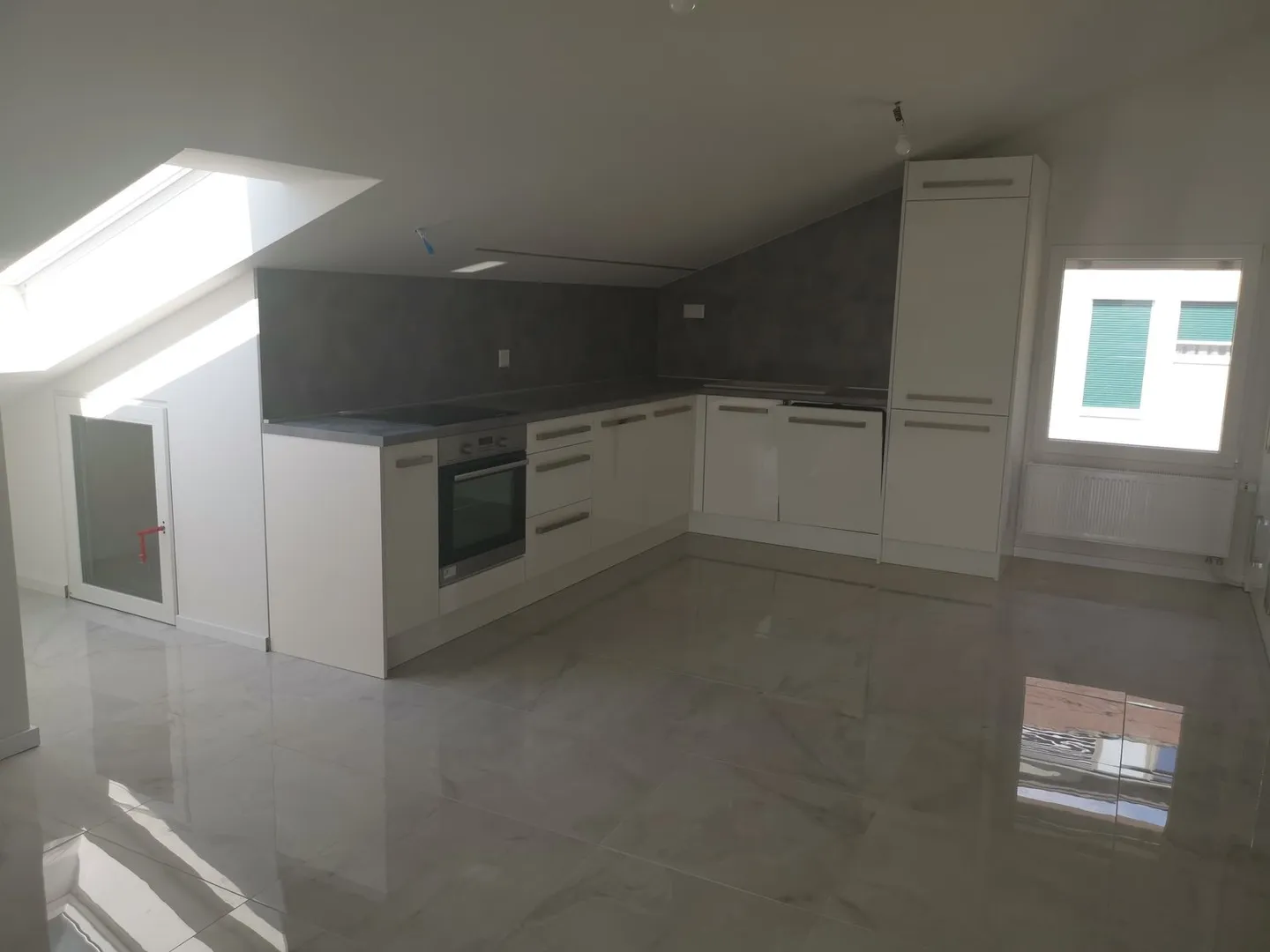 2.5 Room Bright Apartment - Ideal Location in Romont - Photo 3 of 9