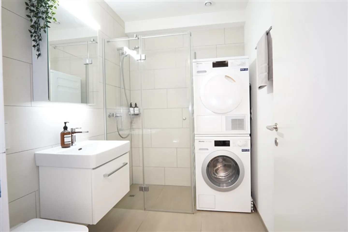 STUDIO IN ZURICH - DISTRICT 4, FURNISHED, TEMPORARY - Photo 5 of 5