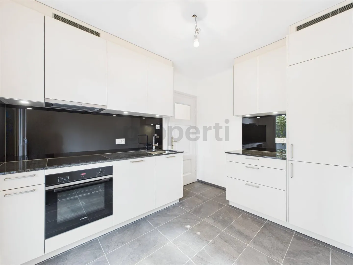 Modern and Bright 3-Room Apartment in Muttenz - Photo 2 of 8