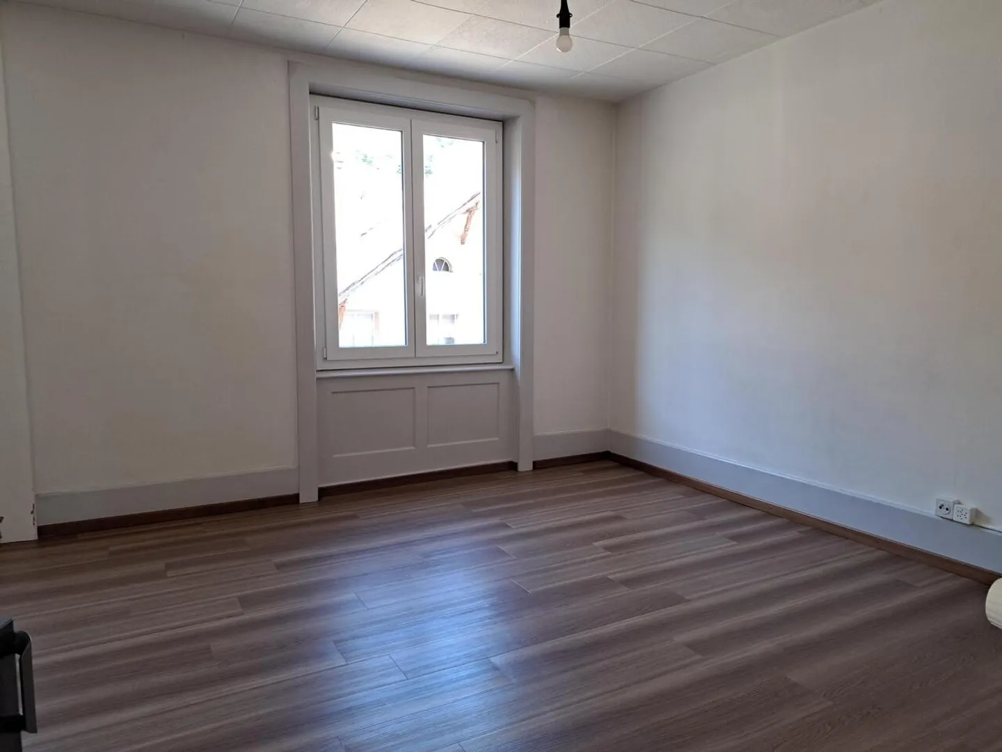 3-ROOM APARTMENT ON THE 2ND FLOOR WITH BALCONY - Photo 3 of 9