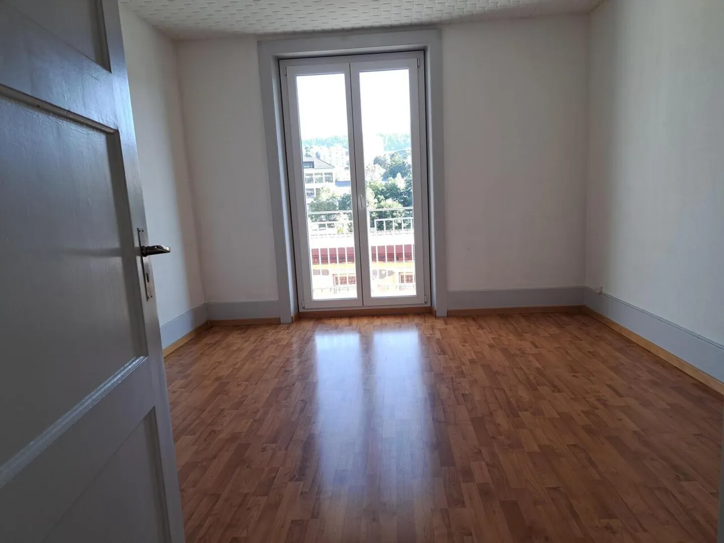 3-ROOM APARTMENT ON THE 2ND FLOOR WITH BALCONY - Photo 5 of 9