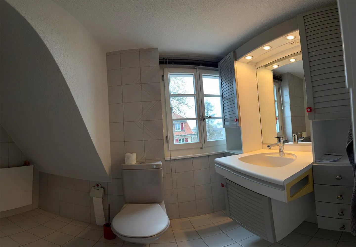 Maison individuelle de 6½ pièces avec piscine dans un emplacement calme à Wabern - Photo 13 sur 27