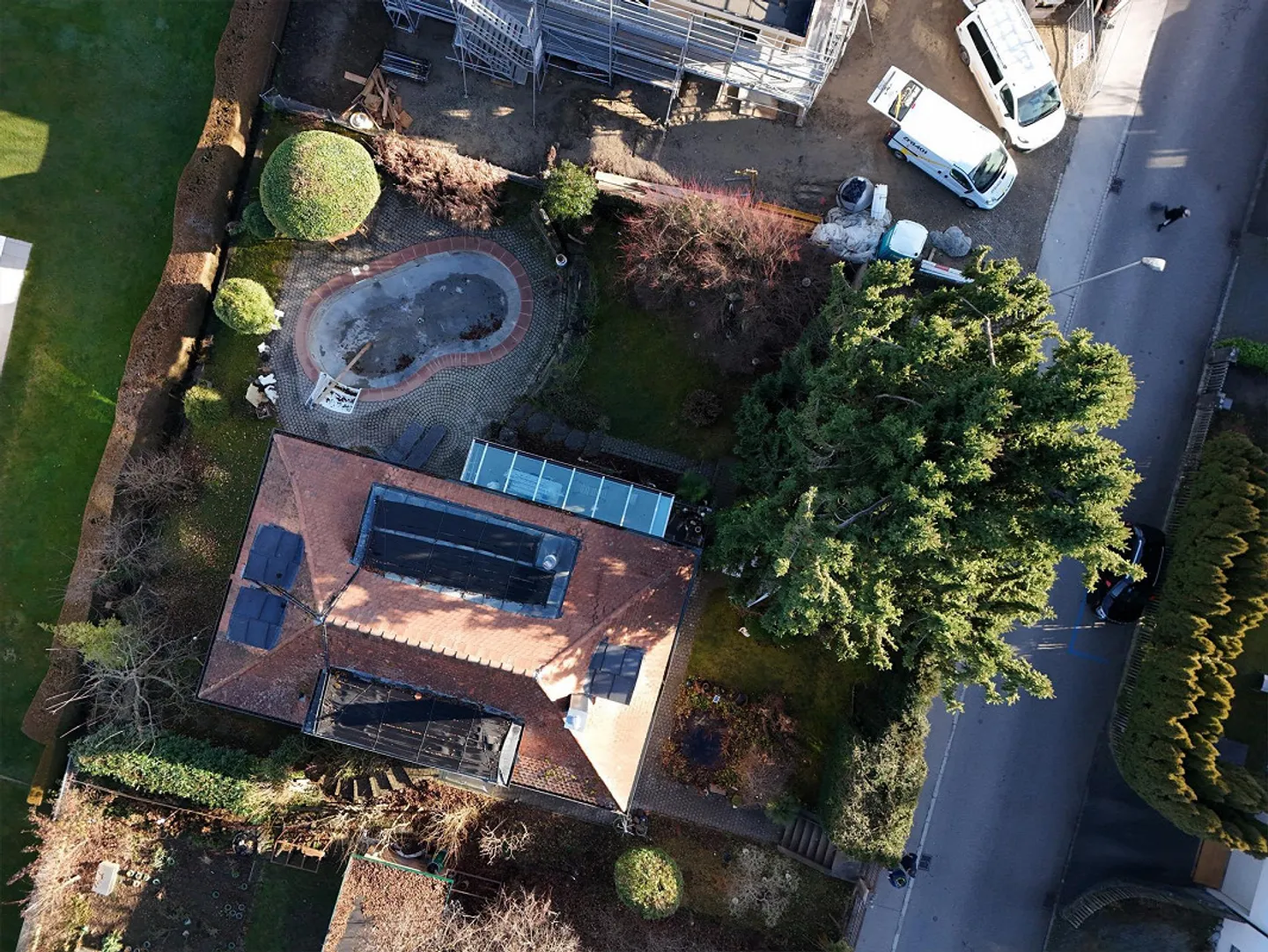 Maison individuelle de 6½ pièces avec piscine dans un emplacement calme à Wabern - Photo 27 sur 27