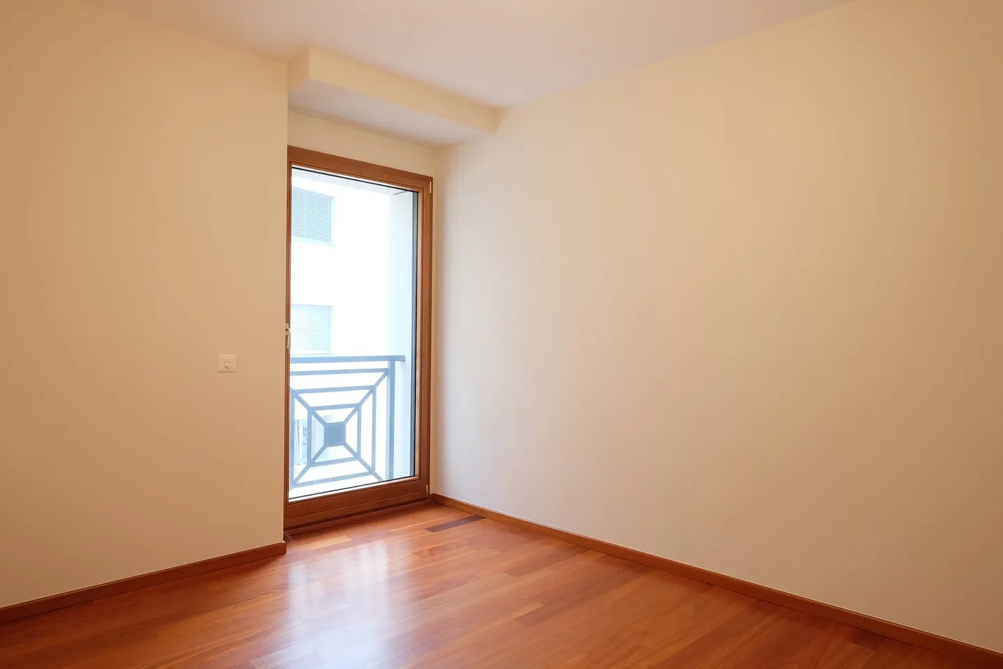 Appartement de location de haut standing, promenade de Lugano au 3ème étage - Photo 13 sur 24