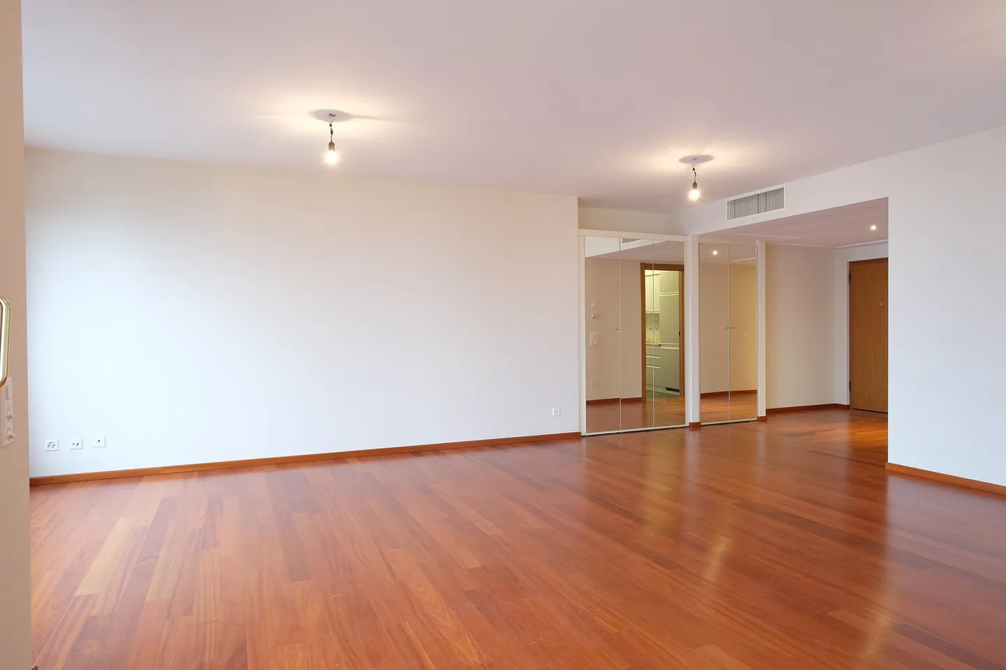 Appartement de location de haut standing, promenade de Lugano au 3ème étage - Photo 18 sur 24