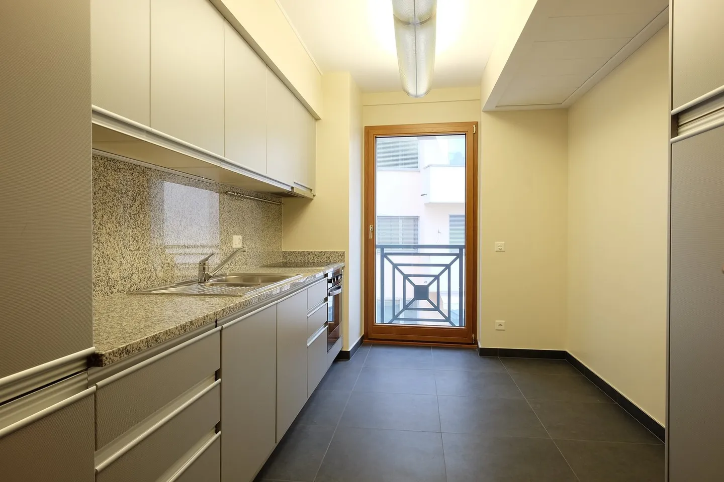 Appartement de location de haut standing, promenade de Lugano au 3ème étage - Photo 20 sur 24