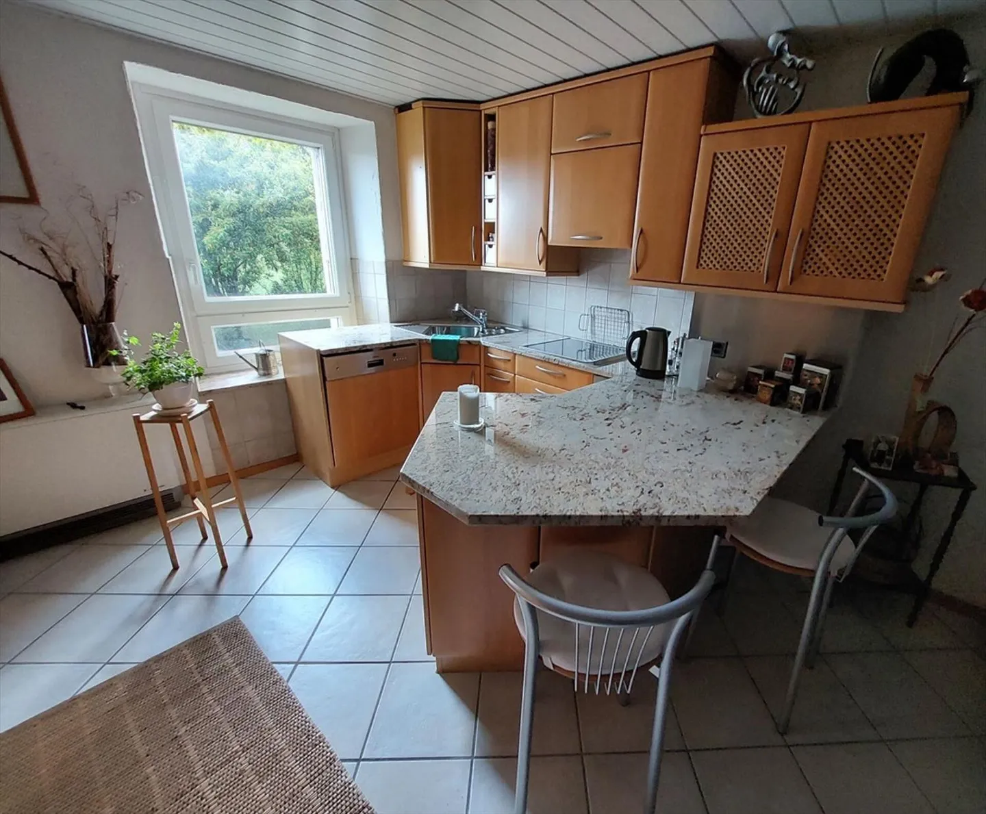 Belle ferme avec vue sur le lac et les Alpes, composée de deux appartements, d'une grange, d'un stockage de foin et d'un abri à bois - Photo 10 sur 13