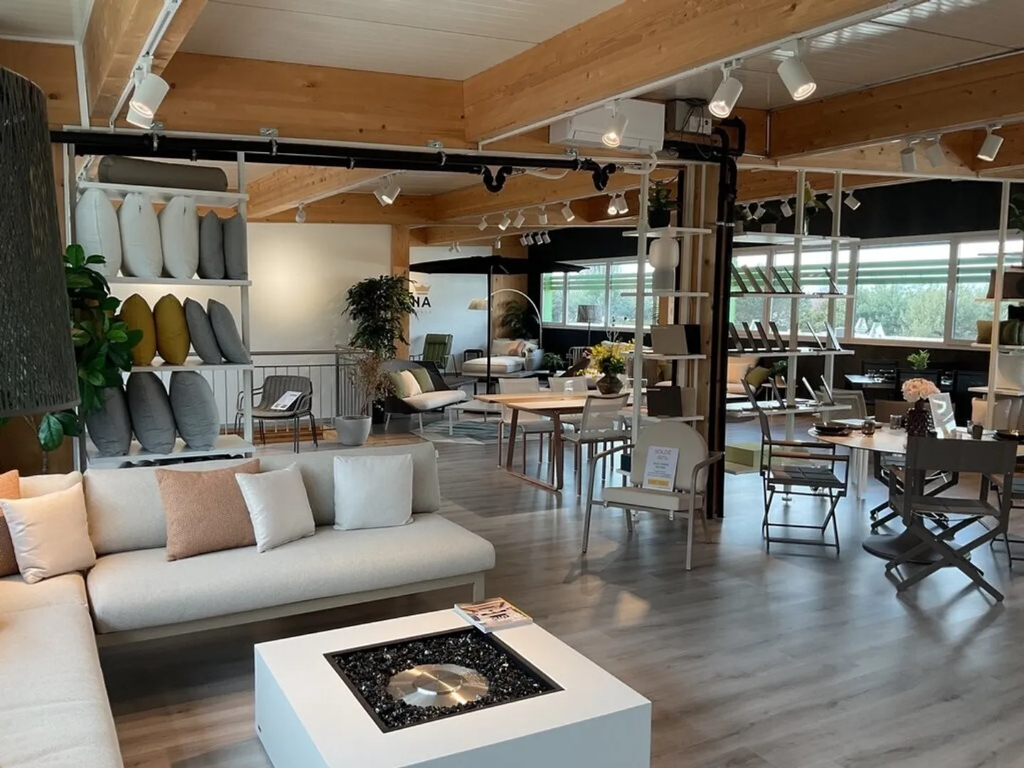 Spazio Commerciale a Ecublens - Foto 1 di 3