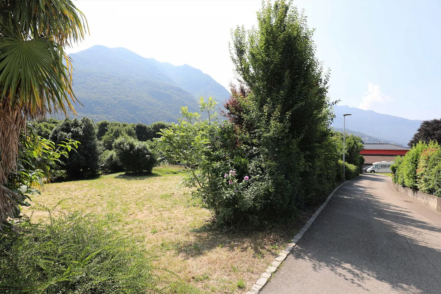 Terrain constructible à Bellinzone-Galbisio avec permis de construire approuvé - Photo 6 sur 15