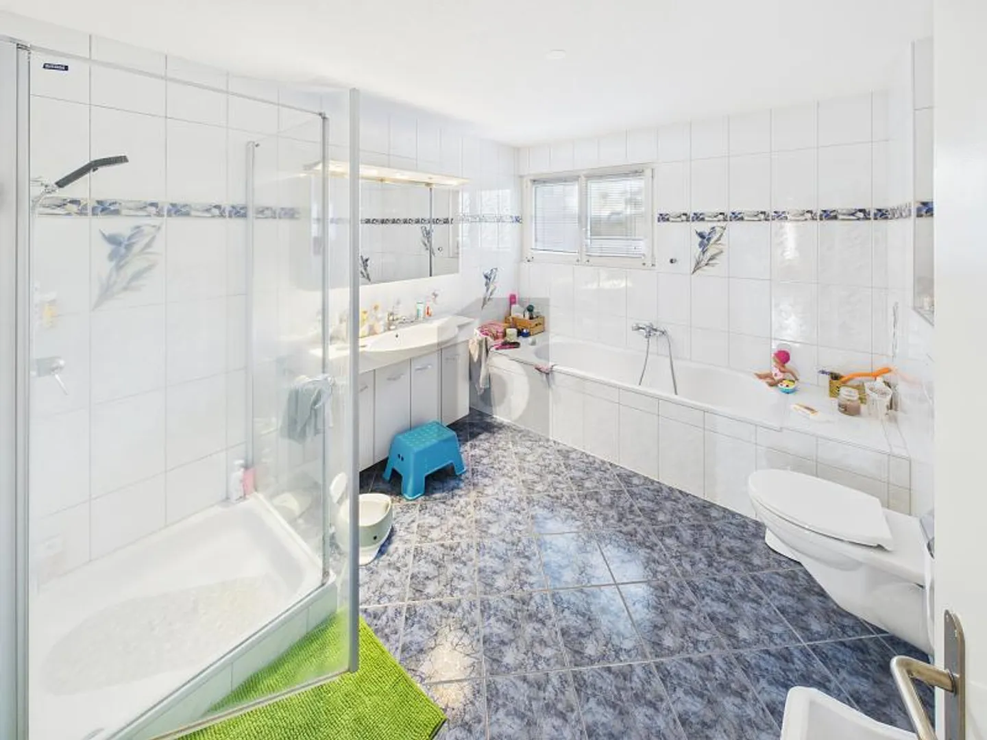 GROSSZÜGIG UND HELL MIT TOP AUSSICHT - Foto 5 von 6