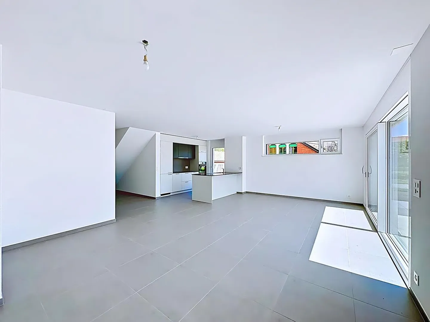 Zweifamilienhaus-Villa mit 7 Zimmern und Garten - Photo 5 sur 12