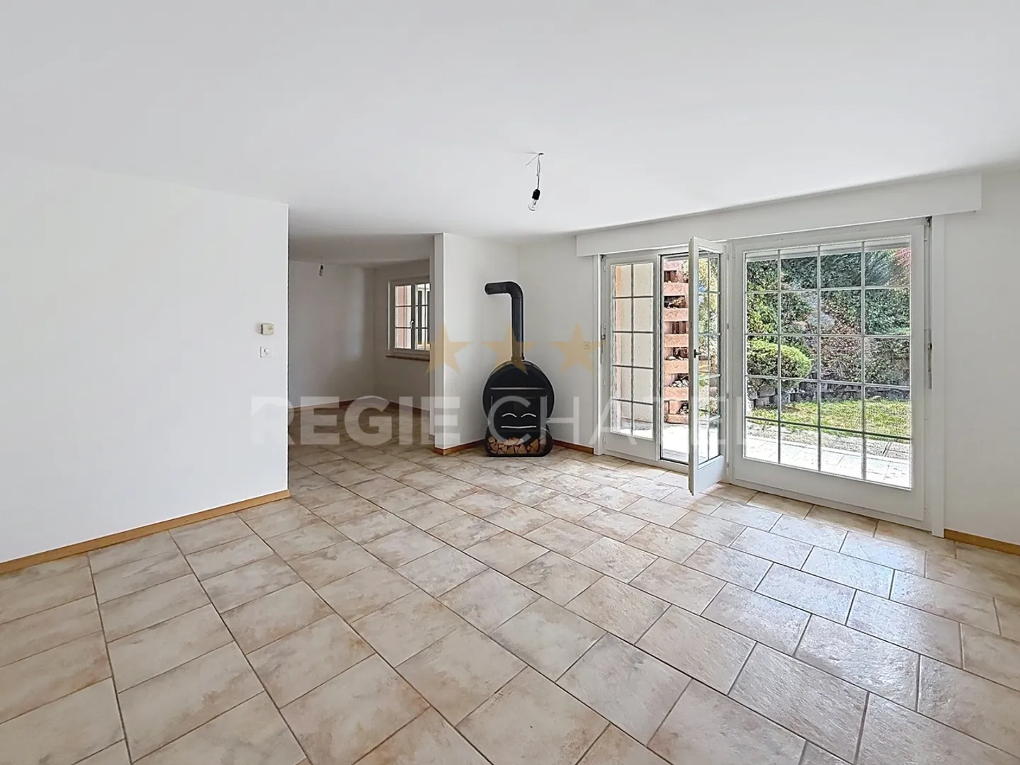 Appartement Charmant avec Jardin - Photo 5 sur 8