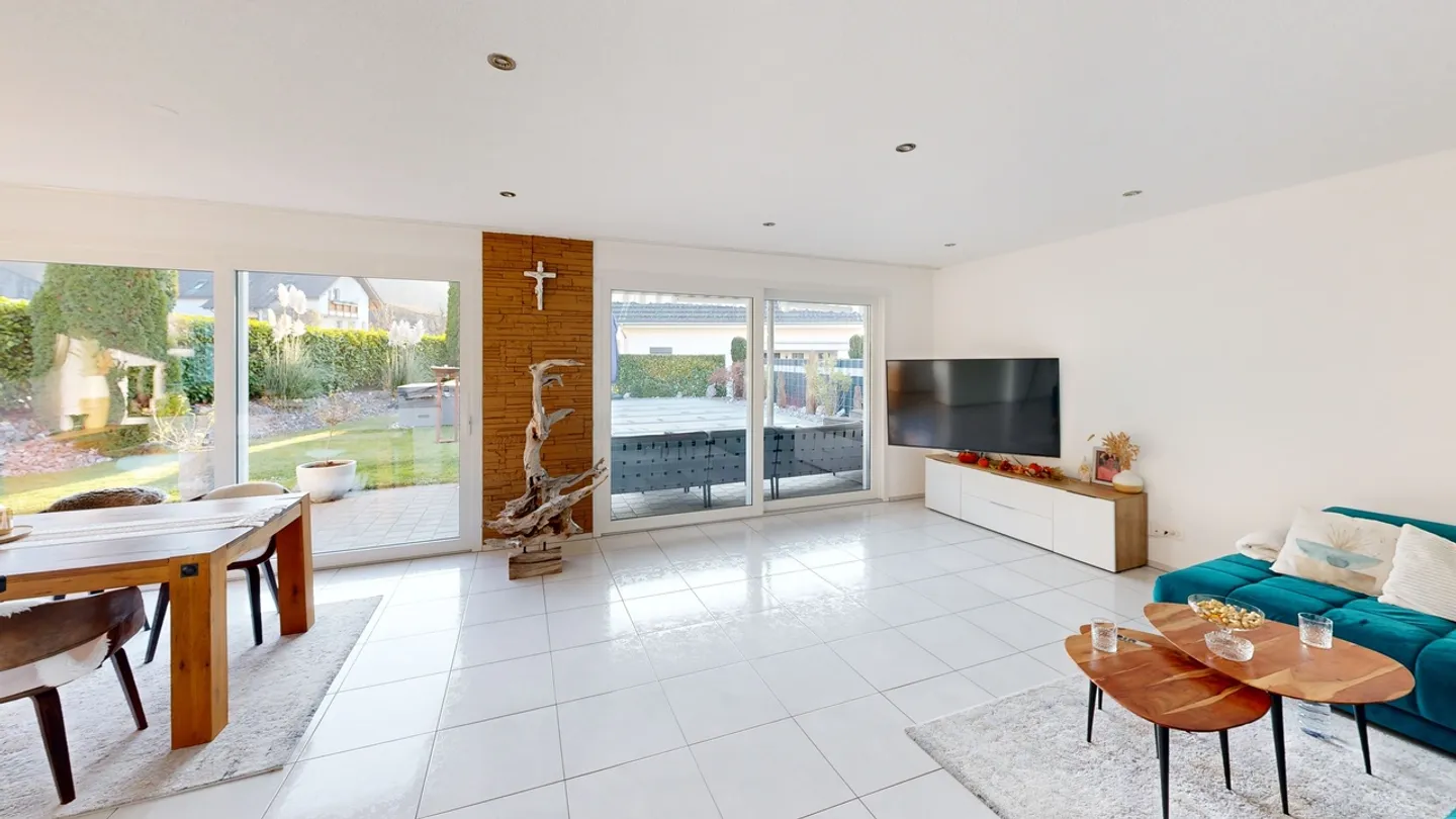 Casa unifamiliare lussuosa con piscina e tecnologia energetica moderna - Foto 5 di 14