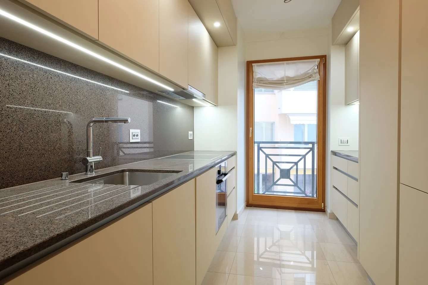 High Standard Rental Apartment, Lugano Promenade on the 3rd Floor - Photo 8 of 18