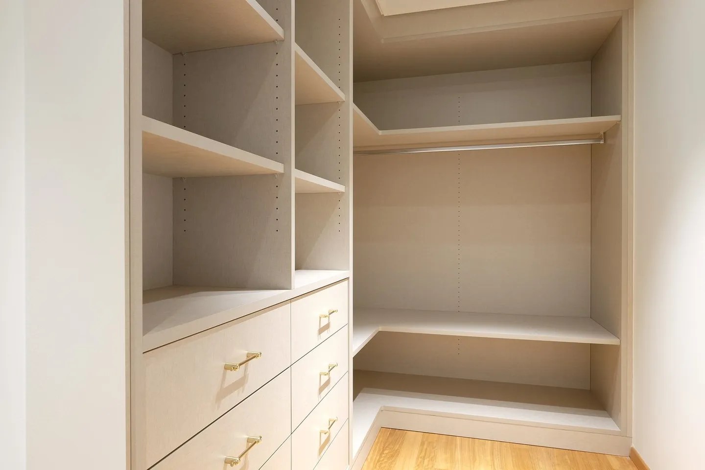 High Standard Rental Apartment, Lugano Promenade on the 3rd Floor - Photo 13 of 18