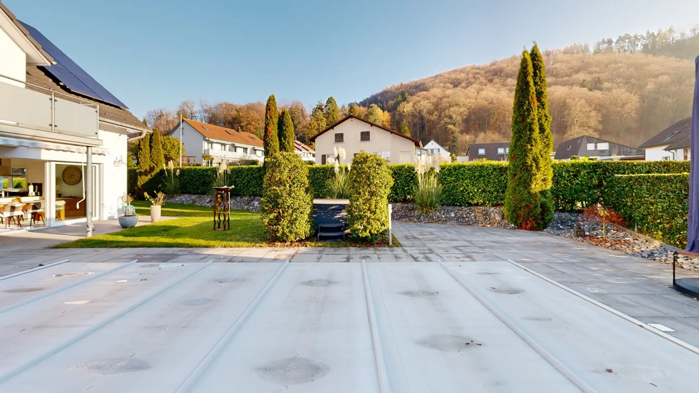 Casa unifamiliare lussuosa con piscina e tecnologia energetica moderna - Foto 11 di 14