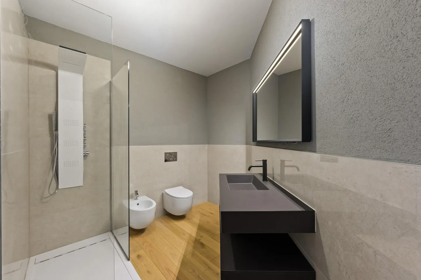 REFINED 3.5 ROOM APARTMENT IN CASSARATE A FEW STEPS FROM THE LAKE - Photo 5 of 9