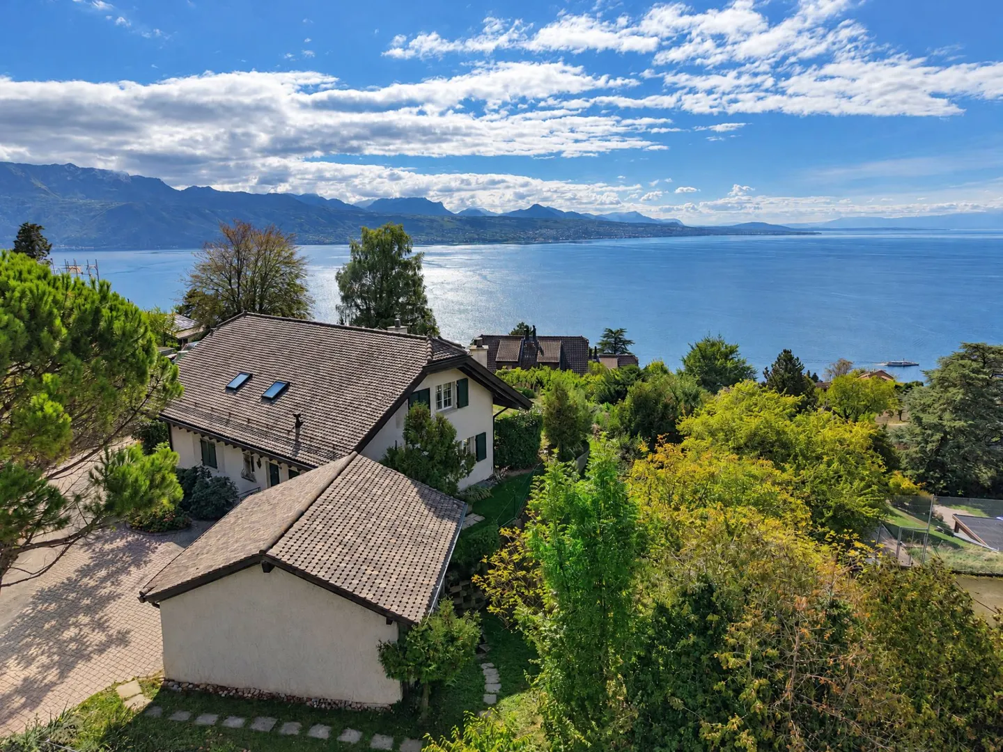 Casa Familiare con Vista Lago - Foto 2 di 12
